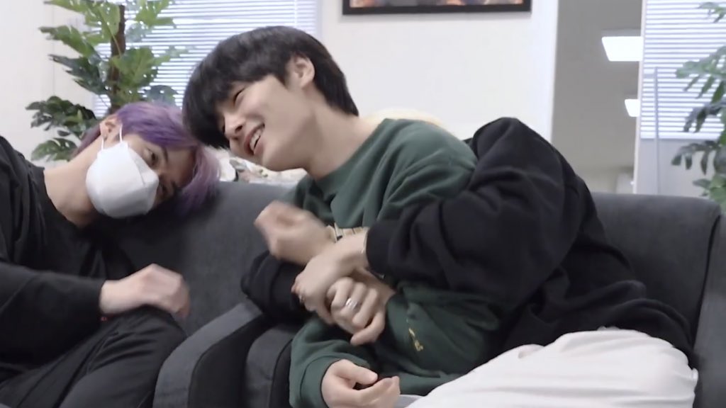 hyunsfox's tweet photo. 2019                                   2022 https://t.co/E47vUl7zzI