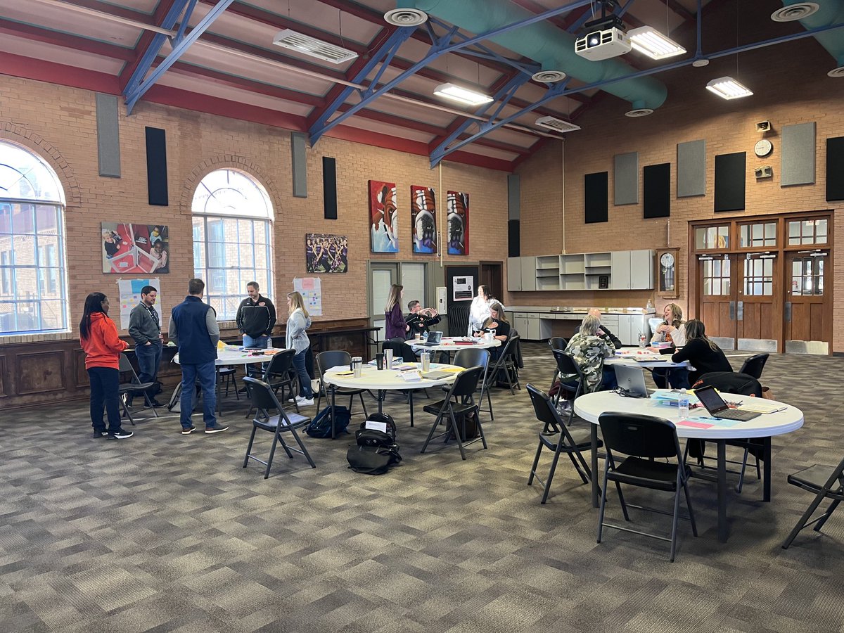 Mrbaugh1's tweet photo. BISD administration working on honing their leadership skills with N2 Learning @amyruth740 #TheBulldogWay https://t.co/spOZmq6s9j