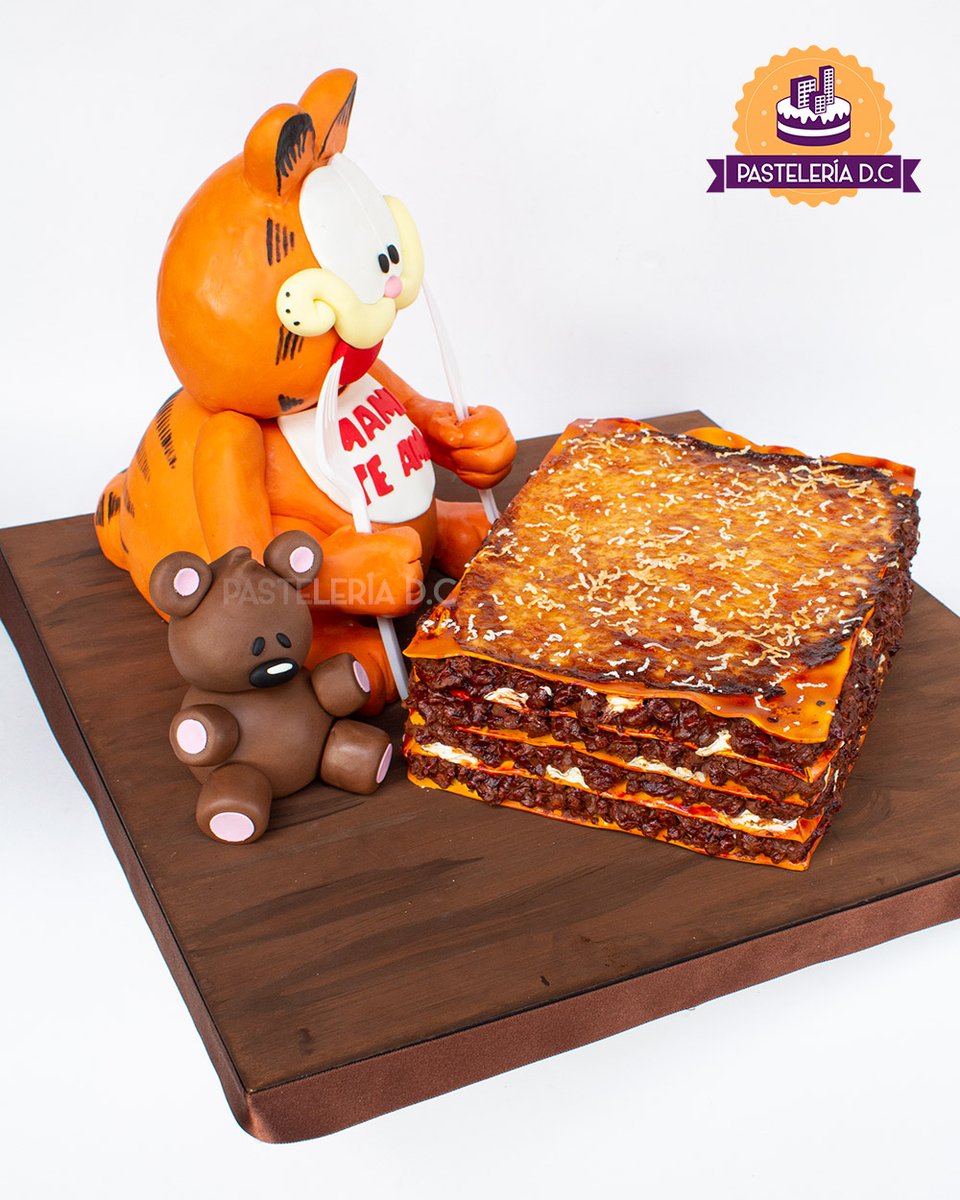 Pasteleria_DC's tweet photo. ¿Alguien quiere lasaña? 🤤🤤🤤
Amamos hacer esta torta esculpida con forma de Garfield y la torta con diseño de lasaña 😍
https://t.co/UjWKEfxtcQ
#PasteleriaDC #TortasBogota https://t.co/odRm689xjM