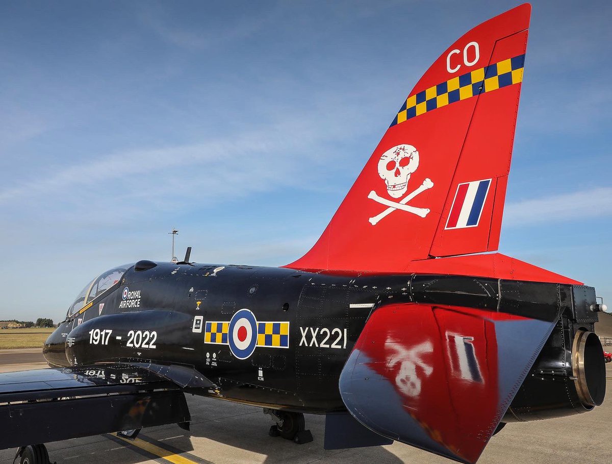Proud &amp; sad to unveil the last new 100 Sqn tail art.😢 It depicts the ‘blood and brains’ flag acquired during WWI, which became the skull &amp; crossbones crest. Red represents 100’s Red Air role. Blue and yellow are the Sqn colours. Post closure, XX221 is designated to <a href="/rafredarrows/">Red Arrows</a>