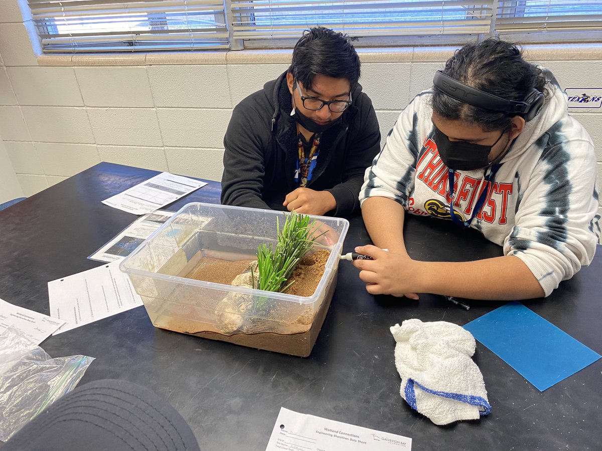 SRHS_MsCrawford's tweet photo. @GBayFoundation is here doing an engineering shorelines workshop with @SamRayburn_HS Env. Sys. students today! So excited to be a participant in the #wetlandconnections program! https://t.co/mMJTNq3PLN