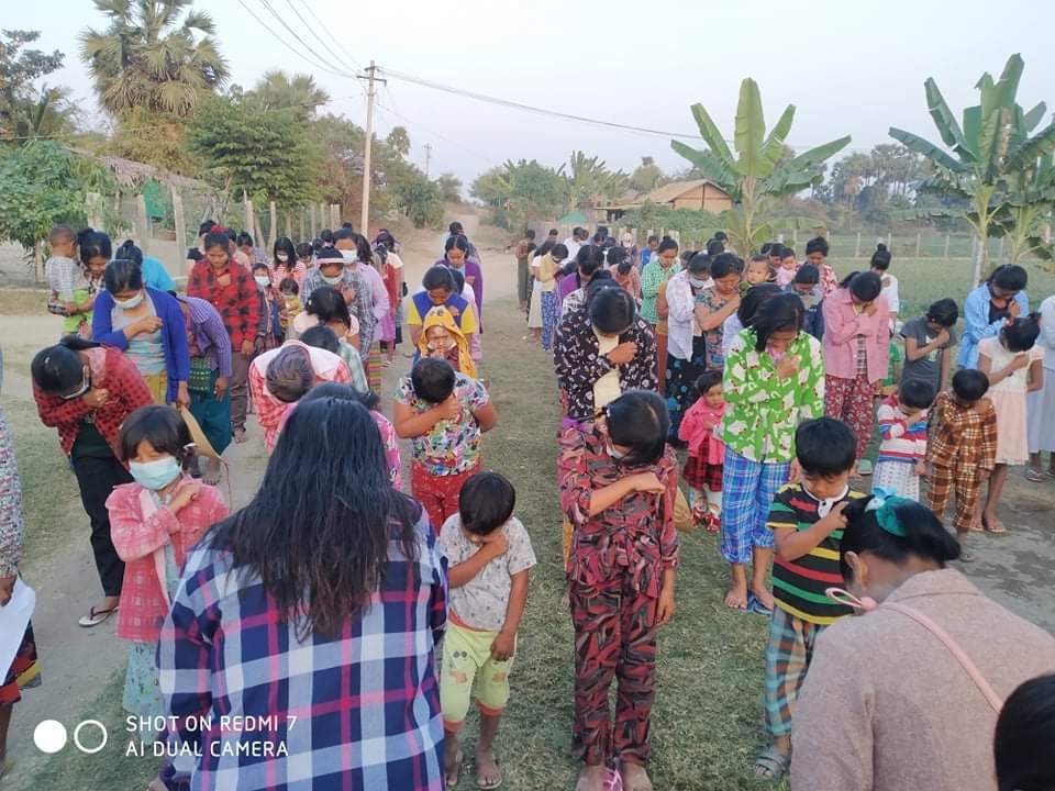 Anti-coup revolutionary strike in Sagaing's Yinmabin Twp, Yekyibin Vlg as usual. 🪧  #2022Feb11Coup #Telenor_StopTheSale #Telenor_EndWithCriminalJunta #WhatsHappeningInMyanmar