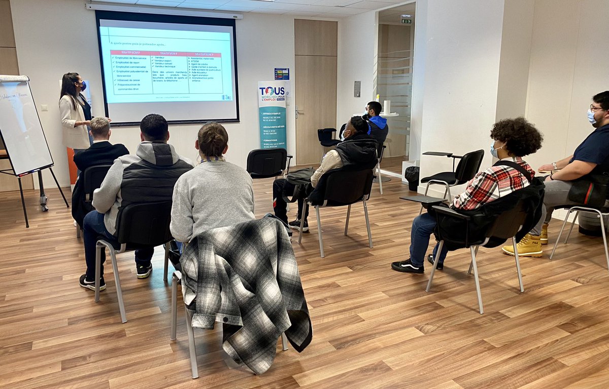 Cfa3as's tweet photo. Le jeudi 10 février votre CFA 3AS était dans les locaux de l'agence @poleemploi_HDF Lille Grand Sud dans le cadre d'une réunion d'information suivie d'un #jobdating

Nous remercions l'ensemble de l'équipe de l'agence #Lille Grand Sud pour leur accueil ainsi que leur disponibilité https://t.co/w5IK8XyGrs