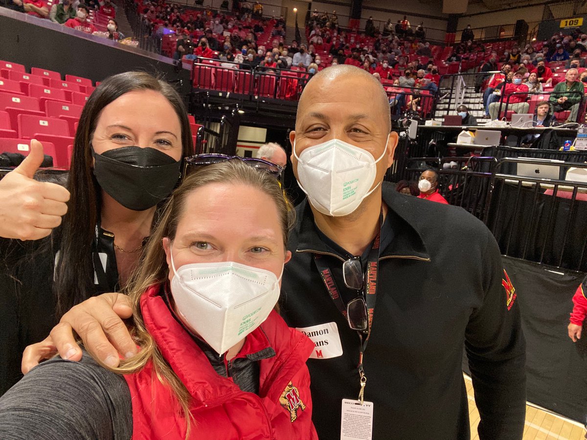 commTHRIVESlab's tweet photo. Fun night with @umterps, who recognized our new @NIMHD funded #rosiethechatbot study team with an on court shout out. We are so honored. Thank you @UofMaryland! @quynhcnguyen @DrLizAparicio @UMDPublicHealth @BDLushniak @jrobin525 @gu1_marin https://t.co/InAP9eR9Gl