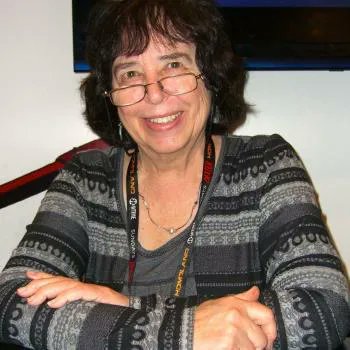 Jane Yolen, winner of the American Library Association’s Sophie Brody Medal for Achievement in Jewish literature, was born on this day in 1939. Celebrate with these activities and resources: buff.ly/3ATBuYB