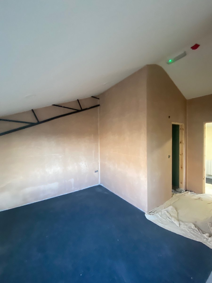 Ellisplasterin1's tweet photo. All Plastered!
Skimming complete of some small flats created with timber stud to a large open plan office space.
#plastering #studwall #partitons #existingspace #doncasterisgreat #Doncaster #ellisplastering https://t.co/PlREr4I6Ma