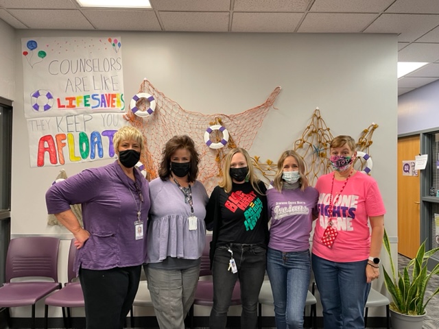 DGN_CSSS's tweet photo. DGN counselors were feeling the love this week! #NationalSchoolCounselingWeek #WeAreDGN https://t.co/Z7blwfFRGp