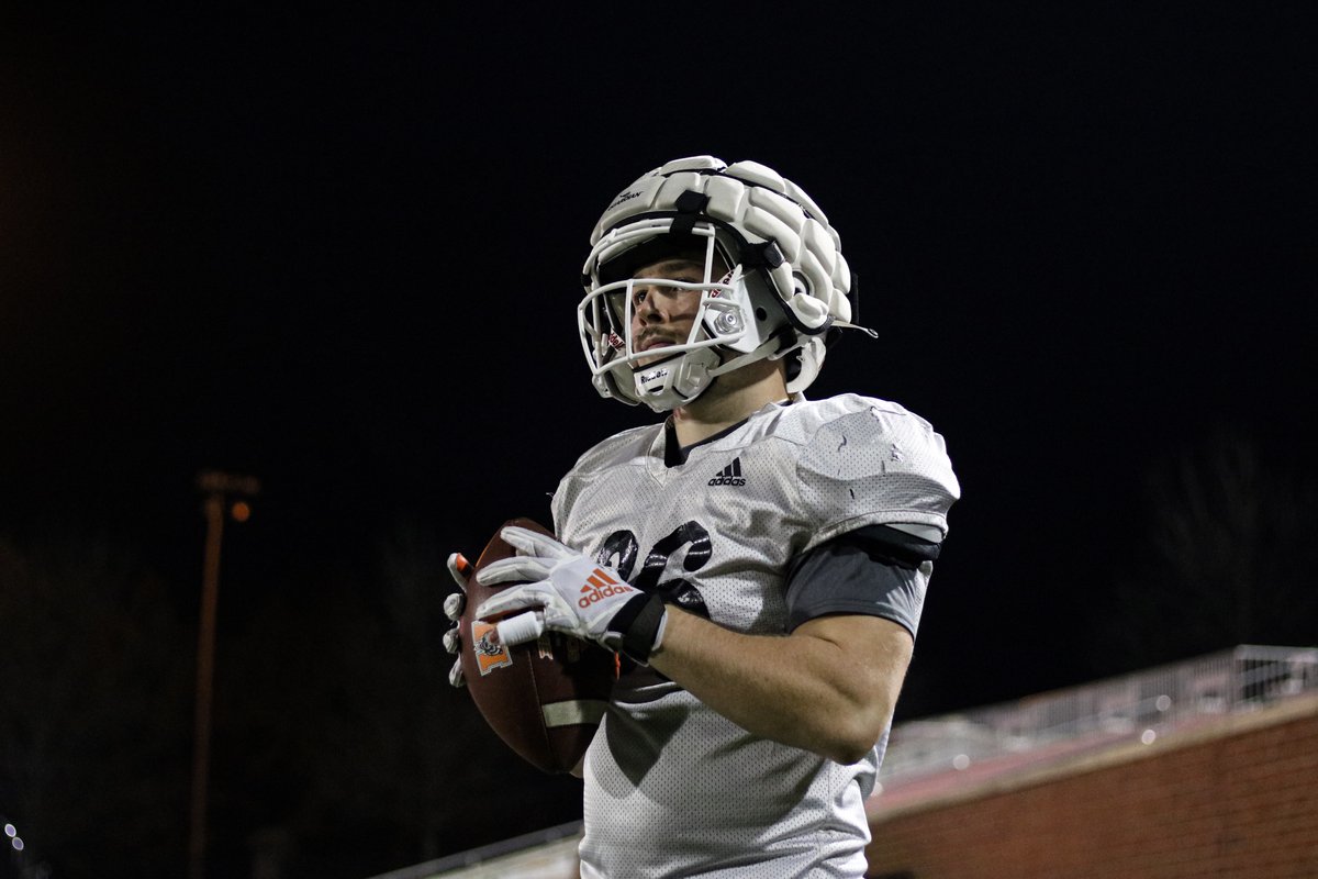 MercerFootball's tweet photo. Early morning 𝖘𝖕𝖗𝖎𝖓𝖌 𝖇𝖆𝖑𝖑 action💪

#RaiseTheBar | #RoarTogether https://t.co/bYpu18J2RU