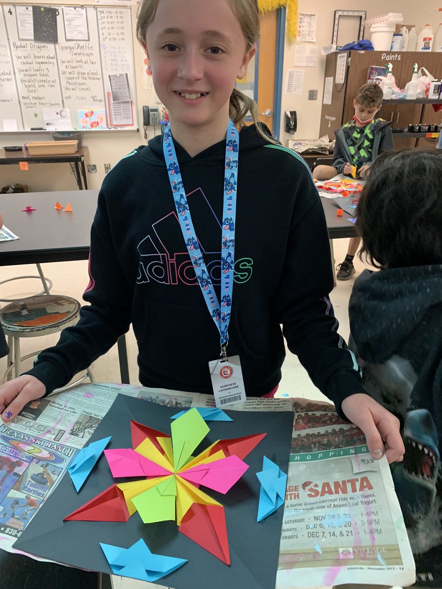 charistaylorART's tweet photo. Origami and radial symmetry. #4thgrade #comalfinearts @TeamRBES https://t.co/gHZMcQC5se