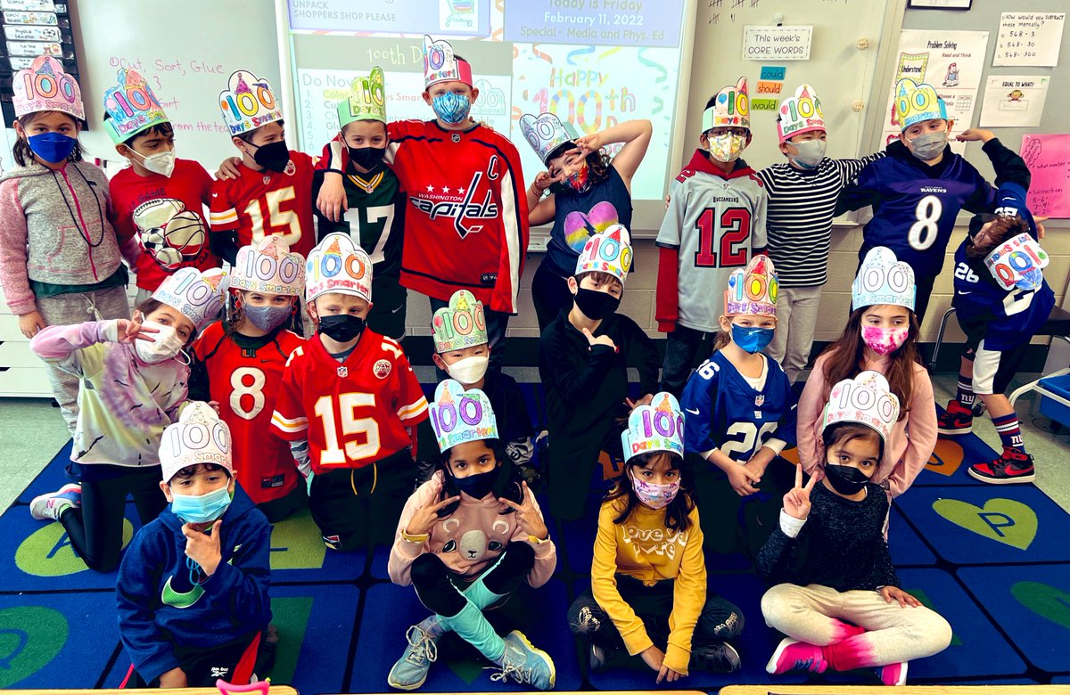 2FBHE's tweet photo. 2F Happy 100th Day! #itsgottabeBHE https://t.co/jY186sgNjA