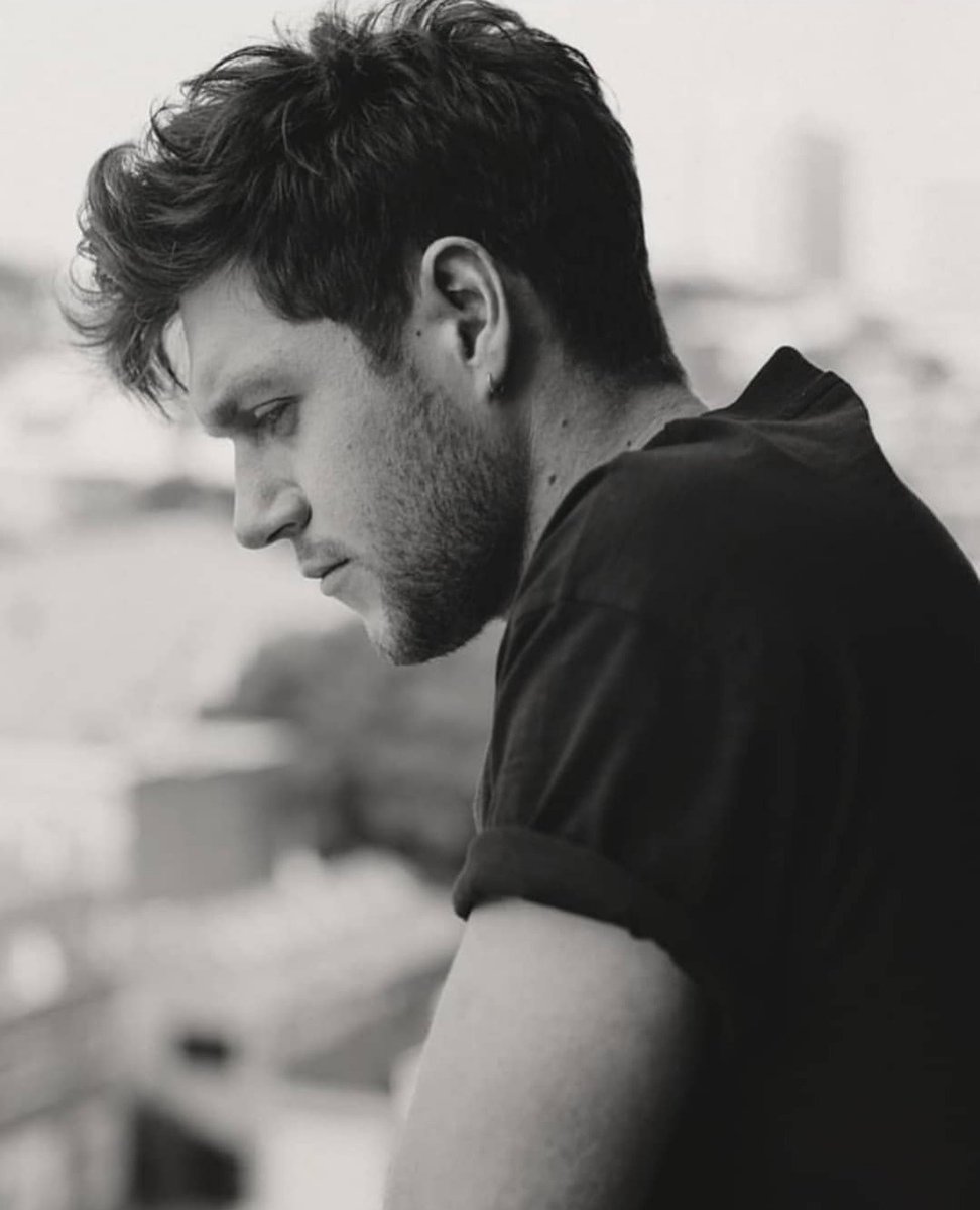 dailynialIpics's tweet photo. okay but this pic >>>> https://t.co/hfQmKKiGfL