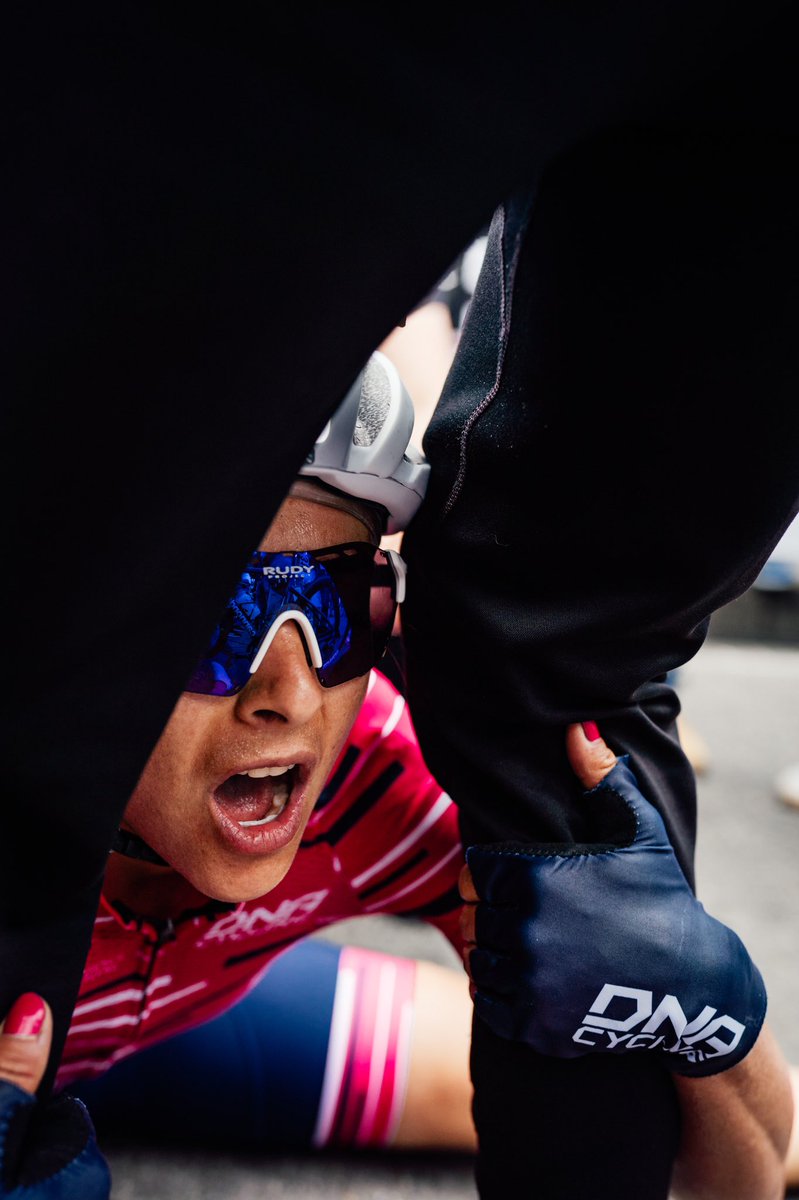 JUAN_SE_CHARRY's tweet image. Hoy no hay deportista en colombia mas feliz que @carbike86 💥🔥@dna_magazine 

Aguantó, atacó primero, la pasaron, se le hizo eterno y volvió a arrancar para llevarse la medalla soñada 🥇

@TirelliPhoto⚡️