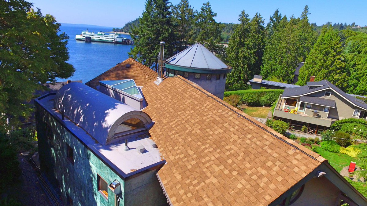 ThreeTreeRoof's tweet photo. The new roof on this home was a replacement for the old torch down shingles and copper. The owners were very happy with their custom skylight, which is framed in metal and has exterior lights running along its perimeter. https://t.co/8AUndDuVkE