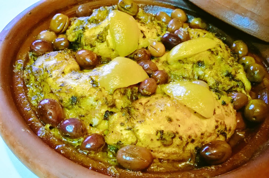 طجين دجاج مشرمل بالحامض وزيتون بلدي أصيل مغربي 🇲🇦🇲🇦🇲🇦🇲🇦😍😍😍بالصحة والعافية