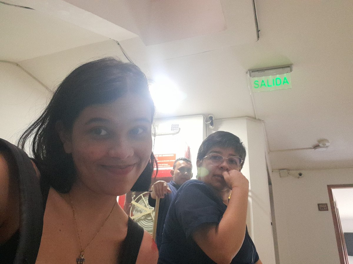 LauraDelirium's tweet photo. Perdóname mamá por esta vida loca

La vida loca: salir tarde todas las hijueputas veces y que me toque coger moto (y me accidente)

#SiMiMamaNoMeMatóEsPorDemalas 
#MiPrimerAccidente
#TwitterIsLife https://t.co/0gNj19wJOQ