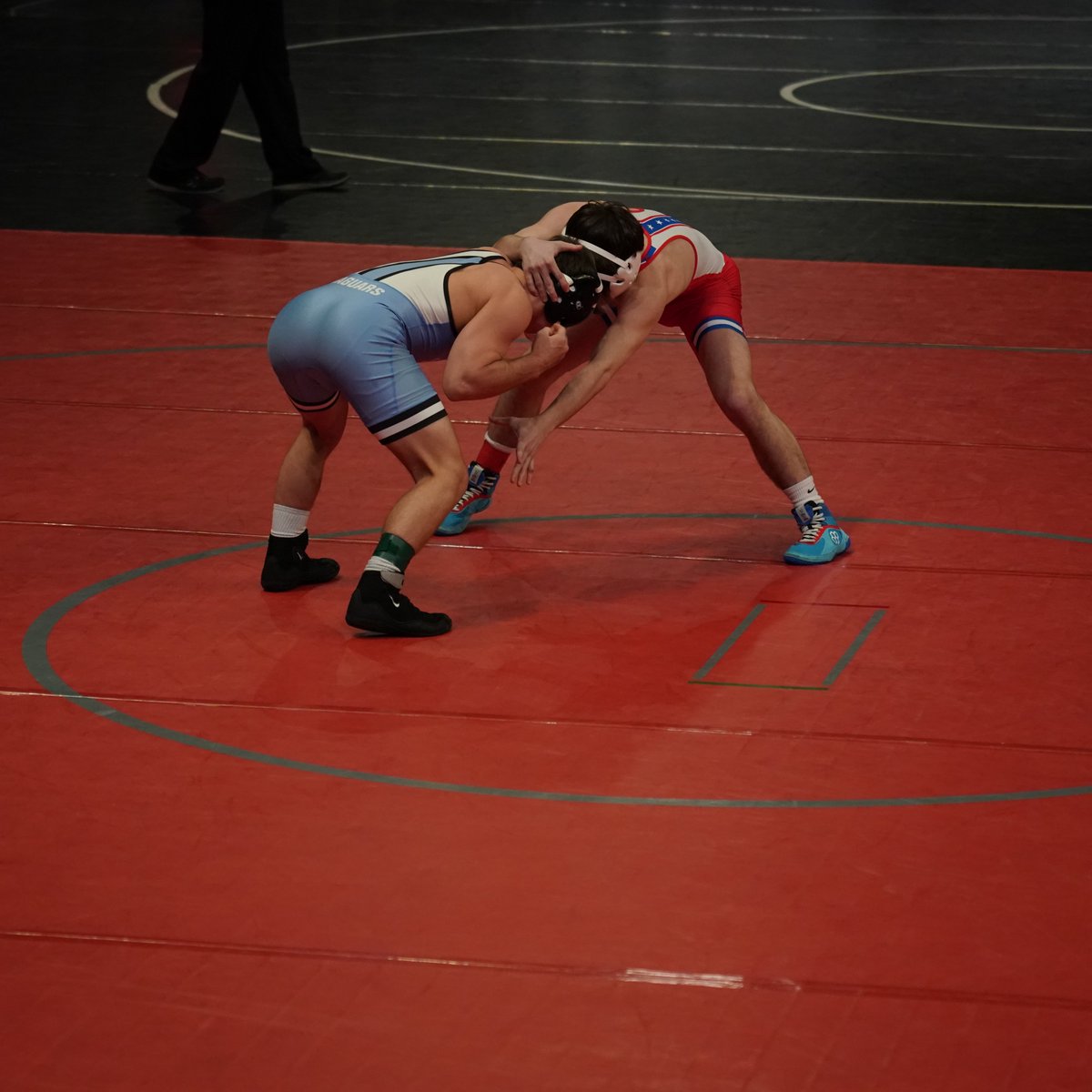 AHSAAnow's tweet photo. Nathaniel Philman from @SpainParkATH  taking on Cale Tucker from @1rebelwrestling at the 113 weight class https://t.co/htUiUDuwux