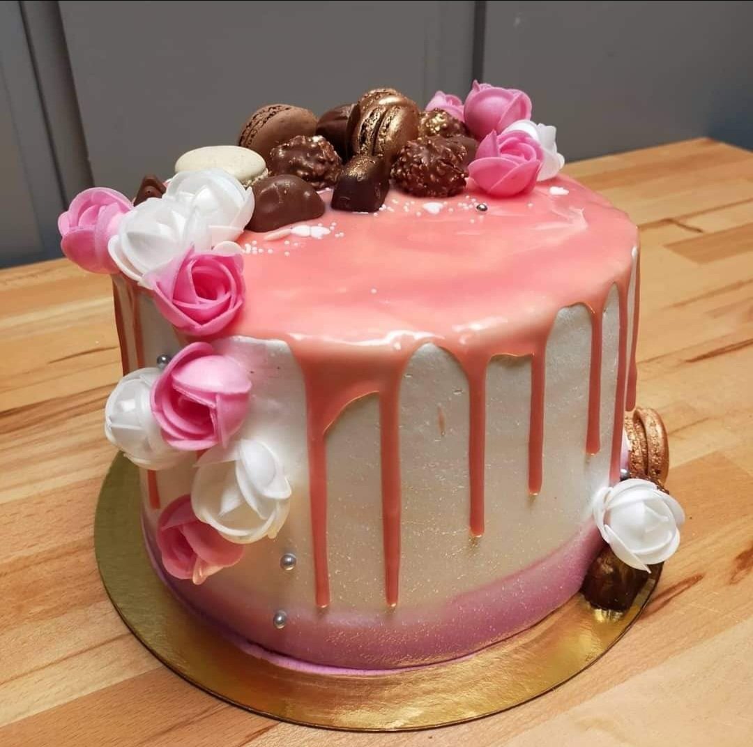 Minouchka_'s tweet photo. Kelseycake who ? Mdrr 
petit update pcq ça fait longtemps 🍰 https://t.co/nS6T9LBE1W