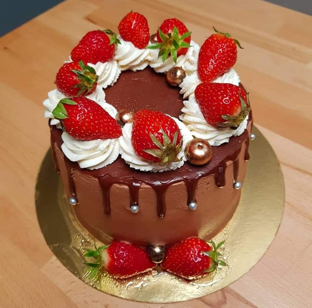 Minouchka_'s tweet photo. Kelseycake who ? Mdrr 
petit update pcq ça fait longtemps 🍰 https://t.co/nS6T9LBE1W