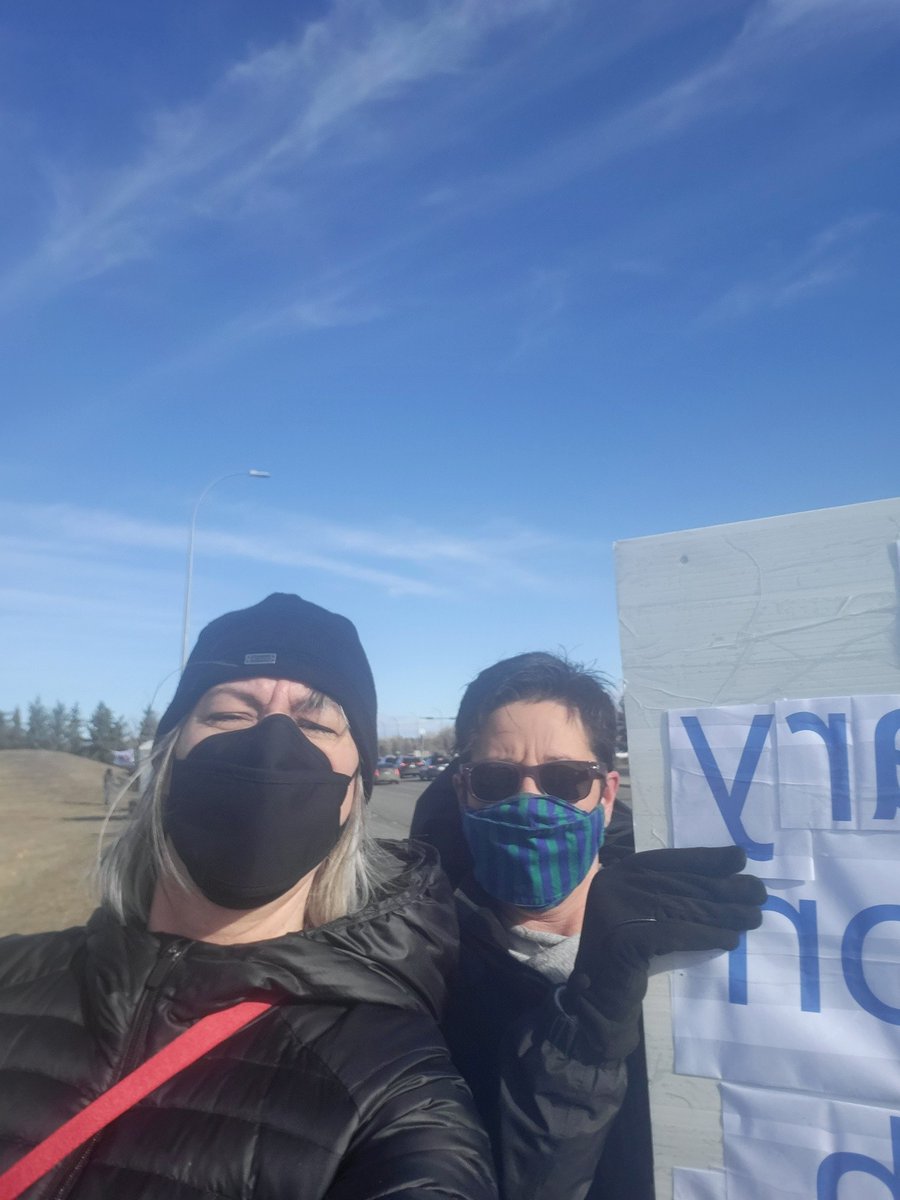 Picketing for Education and Supporting ULFA! My sister Jenny as an AUPE member and me as a grad student. @_AUPE_ #worthfightingfor #ulfastrike