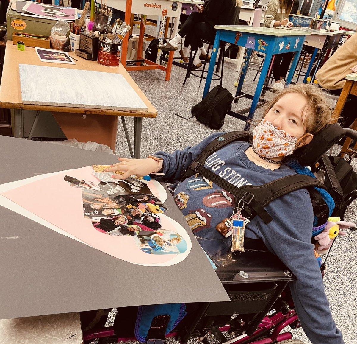 Mrs Shively’s Friday morning was filled by beautiful art! Way to go #SuperPanthers #WeAreMaumee #artwork #FridayVibes <a href="/ToddCramerMCS/">Dr. Todd Cramer</a> <a href="/MHS_SP_Inc/">Super Panthers Inc.</a> <a href="/MaumeePanthers/">Maumee Panthers</a> <a href="/maumee_schools/">Maumee City Schools</a> @TriciaSamuelMCS