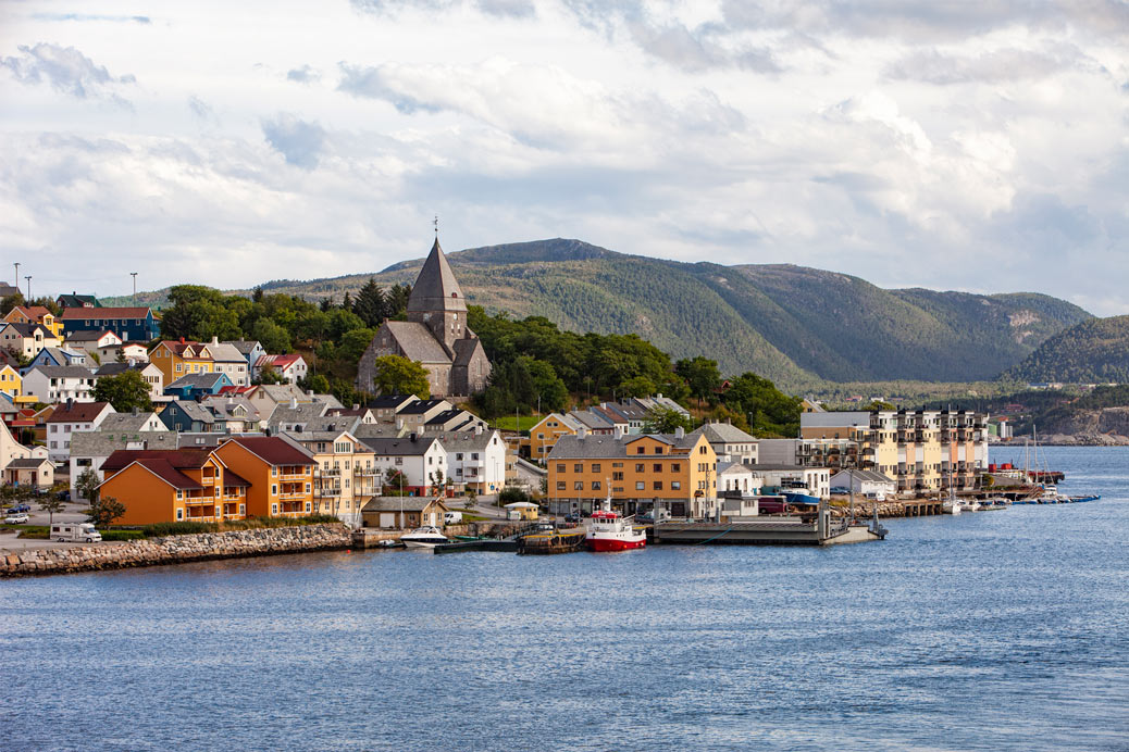 SonsofNorway's tweet photo. How much do you know about the world’s northernmost region? Find out five reasons the Arctic is so unique.
https://t.co/TIzDxZsdg7
#arctic #norway #vikingmagazine https://t.co/xOdYVGJQM3