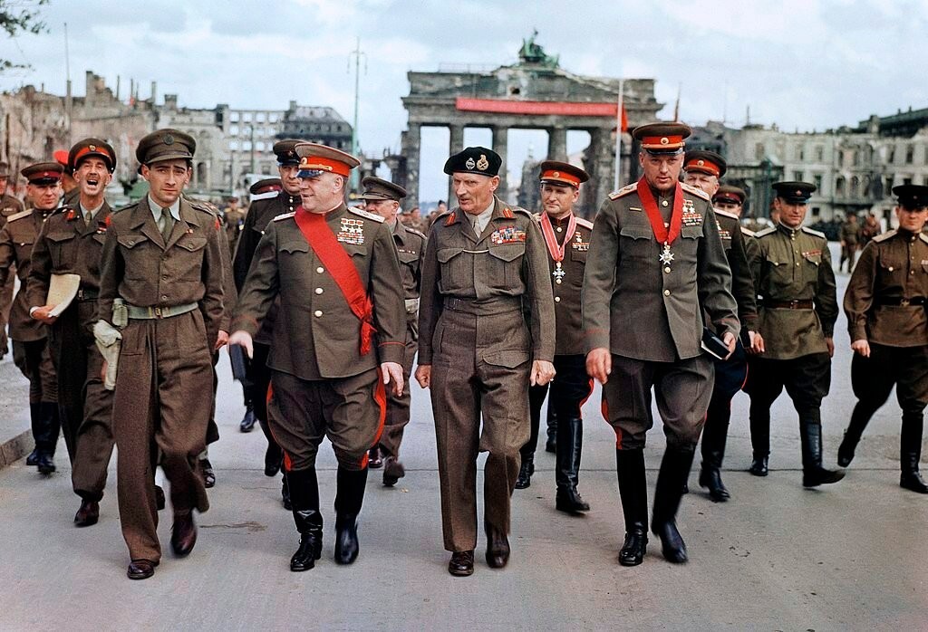 Ещё в 1945г. сразу после взятия Берлина Георгий Жуков сказал Константину Рокоссовскому «Мы их освободили и они нам этого никогда не простят» Великие Мудрейшие слова! Европа действительно до сих пор нам не может простить той Великой Победы 1941-1945гг.