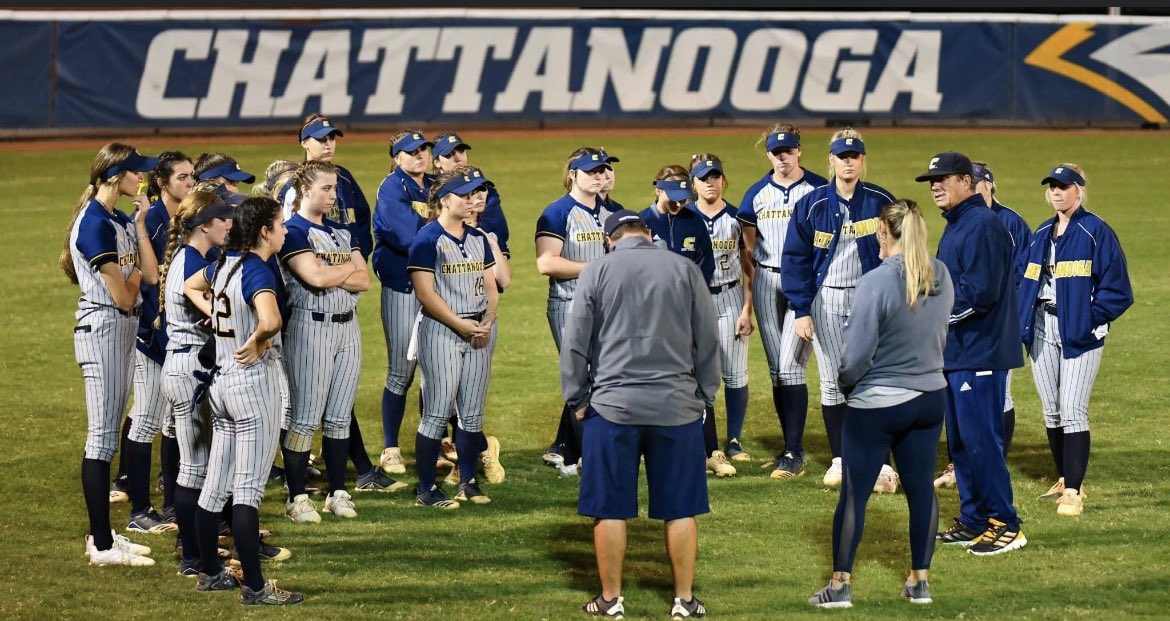 09Mojo's tweet photo. We are BIG Chattanooga softball fans around here…for obvious reasons! 😉 The Mocs open their season today and we want to wish them the best of luck! Go get ‘em @coachK73 and @cheytwn77 @CoachFrankReed
#GoMocs #SoftballisBack https://t.co/J74uQb09go