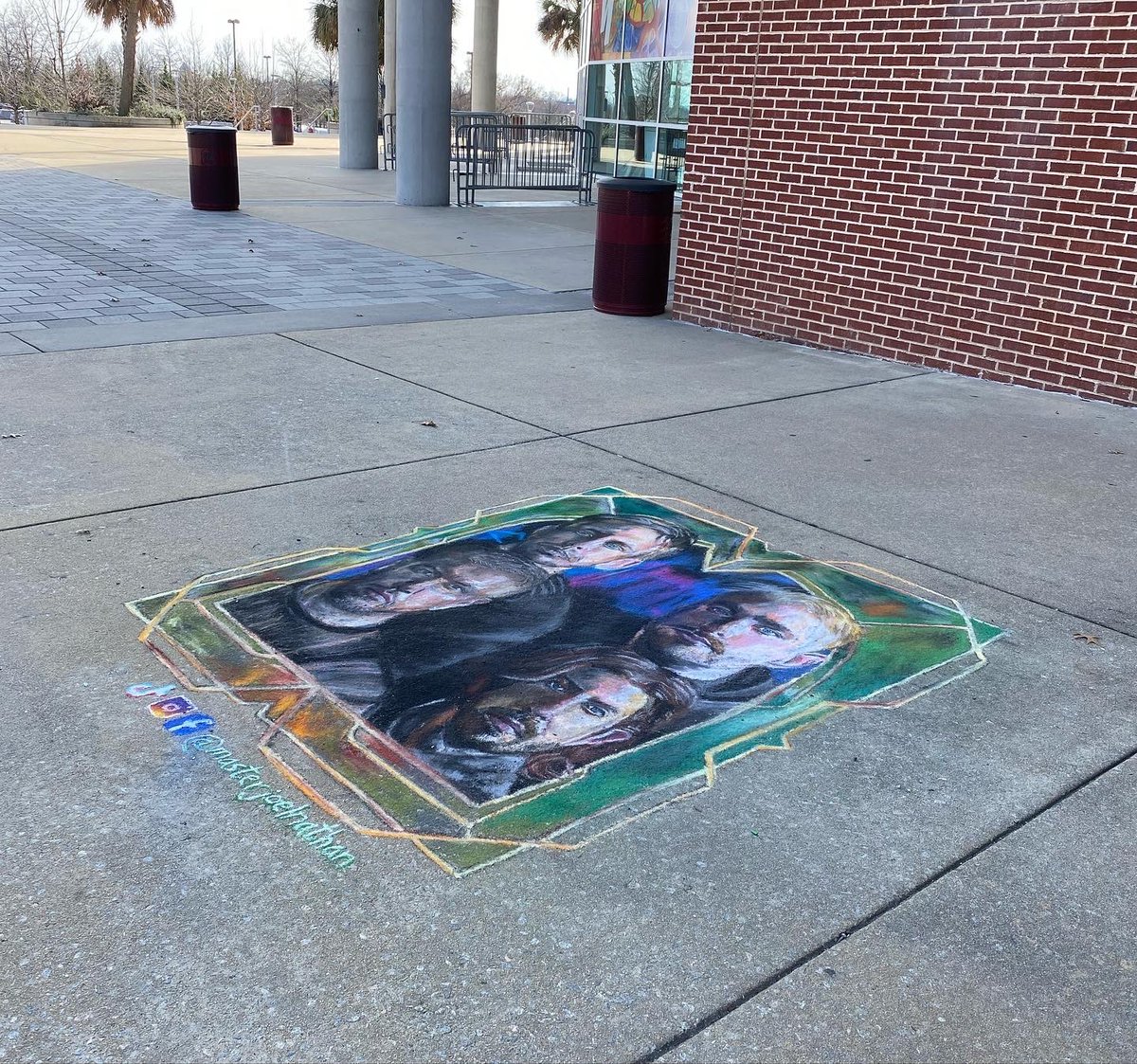 Sidewalk chalk for Imagine Dragons - who are coming to Columbia tomorrow!!! Welcome @DanReynolds @WayneSermon @DanielPlatzman @benamckee !!

#ImagineDragons #SidewalkChalk #SidewalkArt #ChalkArt #StreetArt #ColumbiaSC