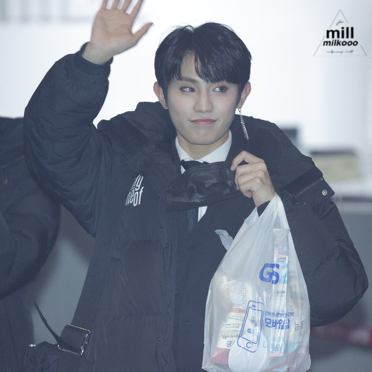 millmilkooo's tweet photo. 220210
Hi cutie 🥺
#onlyoneof #onlyoneofmill #mill #밀 #온리원오브 https://t.co/BUZFVvOGj0