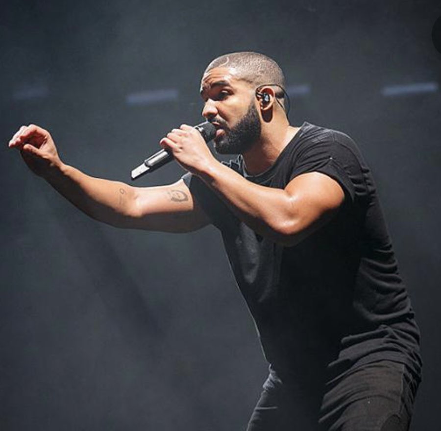techconcatalina's tweet photo. 💣 CONTINUA …

El legendario rapero Drake apuesta $1.3 MILLONES en #Bitcoin  en el Super Bowl 🤯

@BitcoinMagazine https://t.co/IzY7TgvpsF