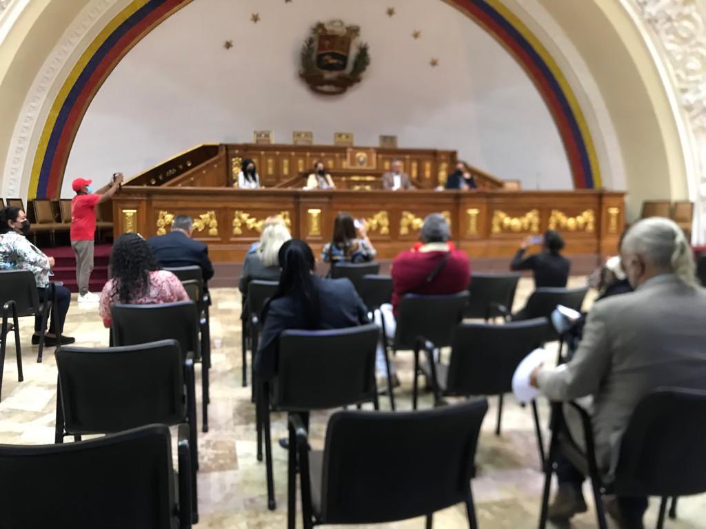taniadamelio's tweet photo. El Poder Electoral participa en la Consulta de la Reforma de la Ley de Publicaciones Oficiales en el Hemiciclo Protocolar de la Asamblea Nacional en Caracas. https://t.co/i3fGIW5mW4