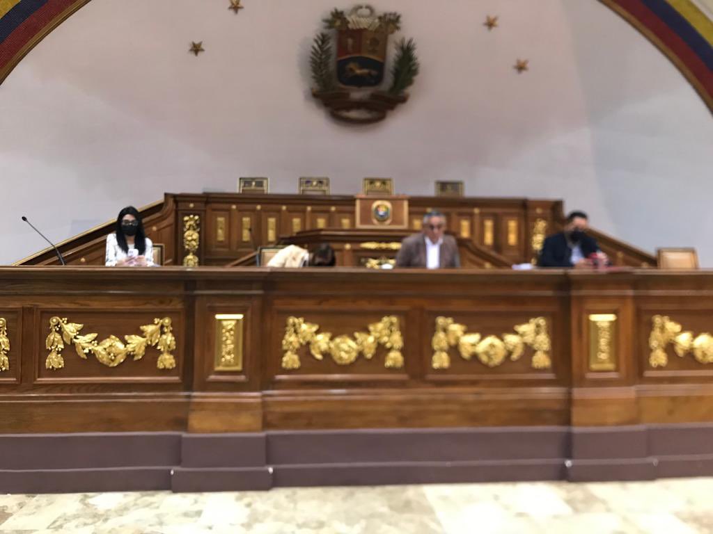 taniadamelio's tweet photo. El Poder Electoral participa en la Consulta de la Reforma de la Ley de Publicaciones Oficiales en el Hemiciclo Protocolar de la Asamblea Nacional en Caracas. https://t.co/i3fGIW5mW4