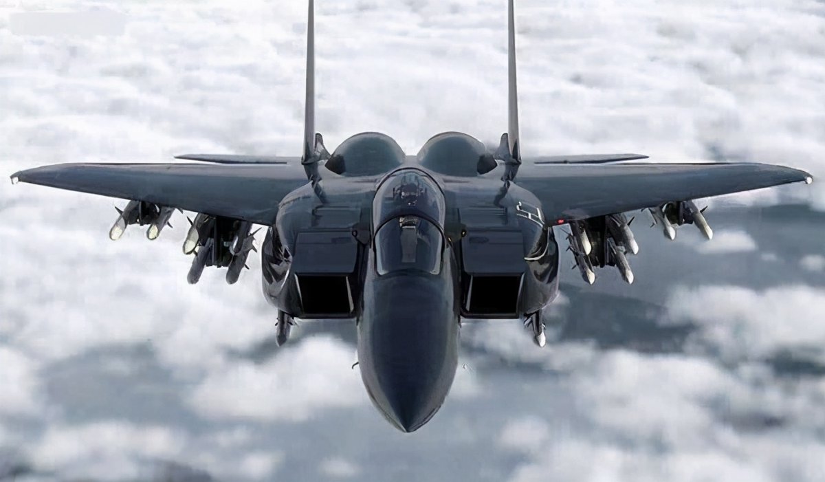 GarethJennings3's tweet photo. With F-15ID featuring the #EPAWSS EW suite previously only associated with F-15EX, @BoeingDefense tells me that as the exact configuration for #Indonesia has yet to be determined, it's not yet in a position to say what the chief differentiators between the two variants are. https://t.co/xBZuUwlG3K