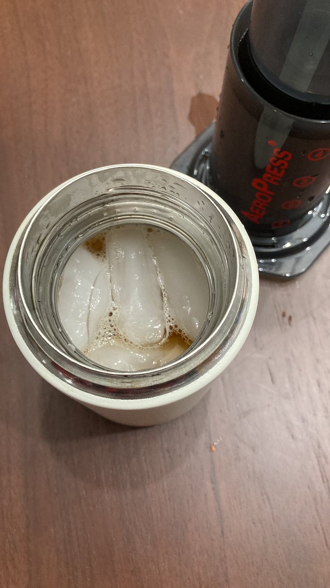 _ohsoonho's tweet photo. @cryptobaristas My favorite in coffee is ice 🧊 https://t.co/f6VVPO8zOd