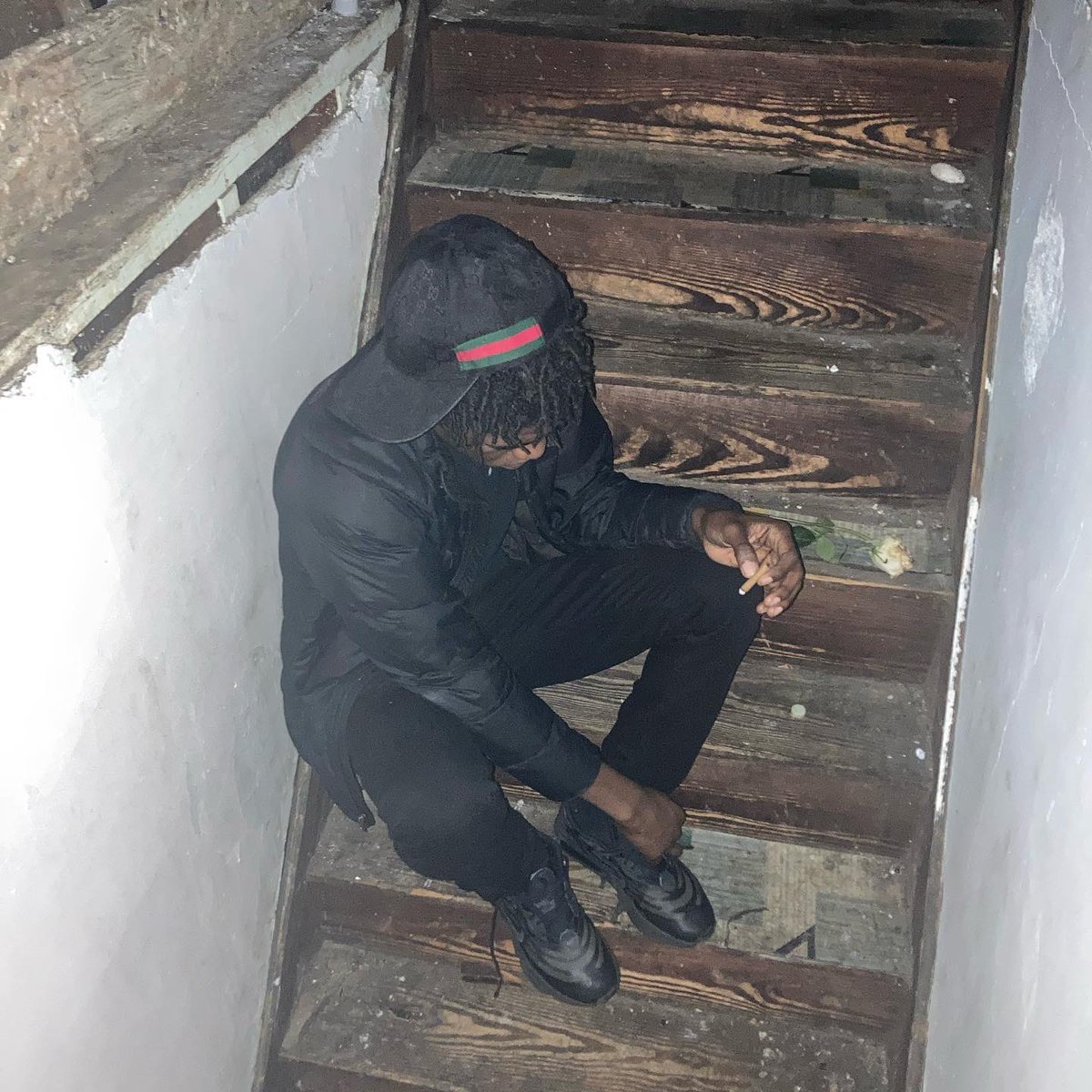 ShizzyTurntup's tweet photo. Tears falling down grandmas far away🕊 #theydontlikeme #upcomingartist #explore #explorepage✨ https://t.co/6ibmodxOvR
