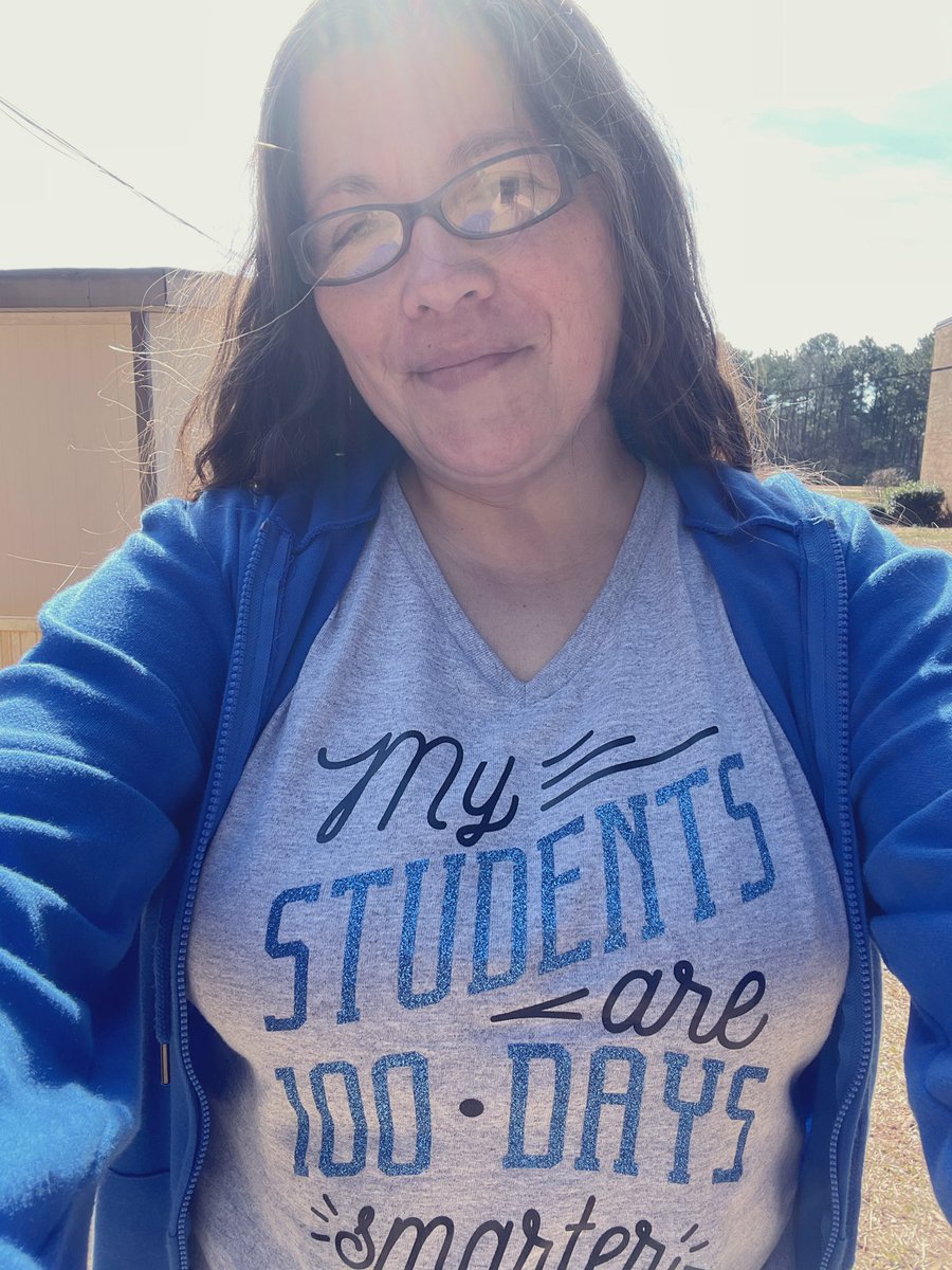 ERadichi's tweet photo. 100 days of school… thousands of memories in my heart! Students and colleagues: we got this! And we’re doing it together! #100days #teamwork #schoolmemories @FWESIBPYP https://t.co/uYsdCZkaZH