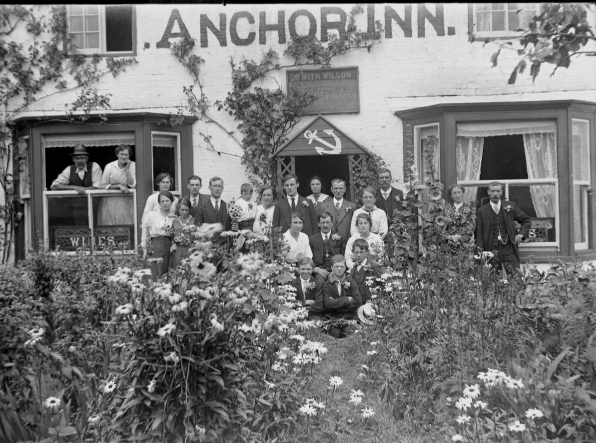 nyccarchives's tweet photo. To continue our celebration of the launch of the #1921census here is an image that features in our current foyer exhibition on #NorthYorkshire in the 1920s showing a group outside the Anchor Inn, #Dunsforth

📷EF 467 https://t.co/cdBLhHZUFK