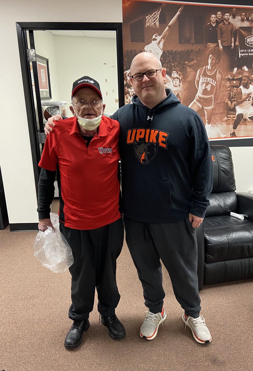 tighcompton's tweet image. This is Jerry. He takes care of us in the @UPIKEBasketball office. Jerry is 80 years old and just got to ring the bell this morning after finishing his 33rd radiation treatment to fight against throat cancer. 6:00 AM. 5 days per week. Jerry can teach all about perspective!
