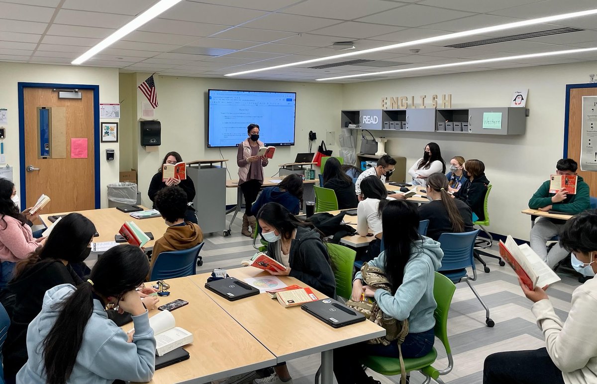 Leyden High Schools District 212 tweet media