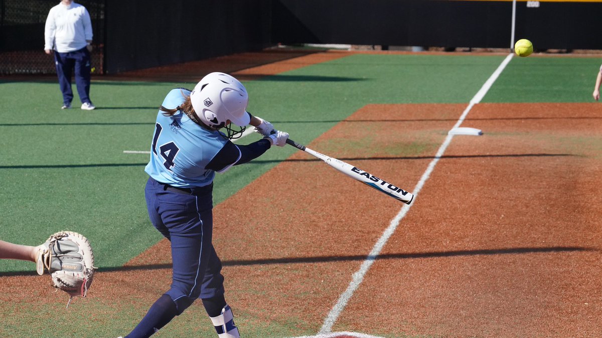 dgarigz11's tweet photo. My god I love softball. https://t.co/qQKy11dydA
