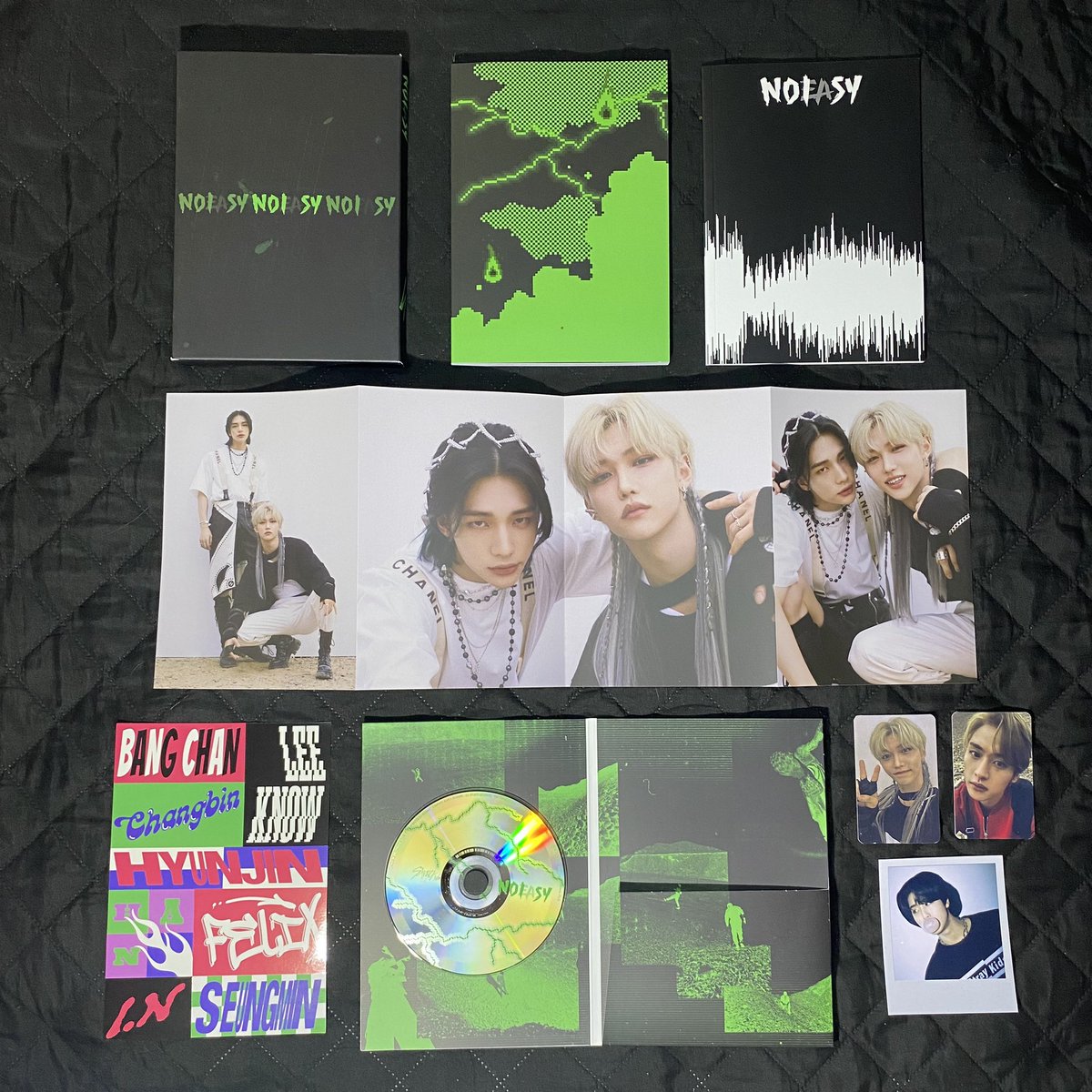 celestialisaa's tweet photo. also have unsealed but complete inclusions except pcs 

- onhand
- free two lomo cards and one unofficial pola of the chosen version
- 150 php
- accepting cod thru sco

🔖 stray kids straykids skz no easy unsealed sealed album https://t.co/F2j5fg5F4f