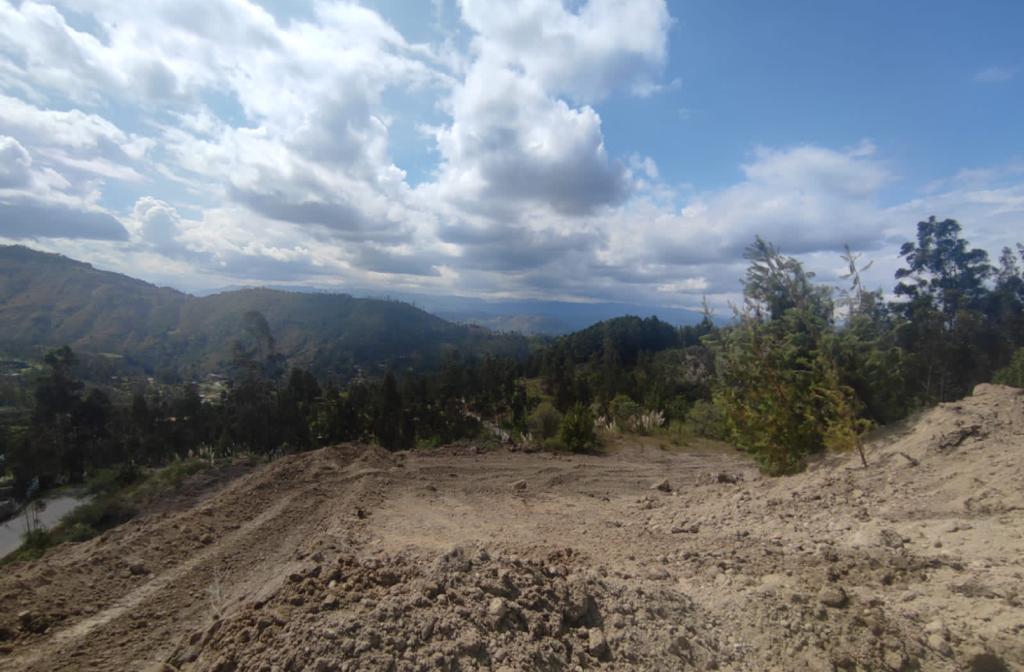 AzuayPrefectura's tweet photo. #AzuayEresVialidad

¡Emergencia vial!🚙

Avanzamos con el 80% de los trabajos emergentes en el sector de Lulcay de la parroquia Jadán. Continuamos estabilizando el deslizamiento con la finalidad de brindar seguridad a quienes circulan por la vía. 

#AzuayEstratégico https://t.co/Uy0NDeD9Oe
