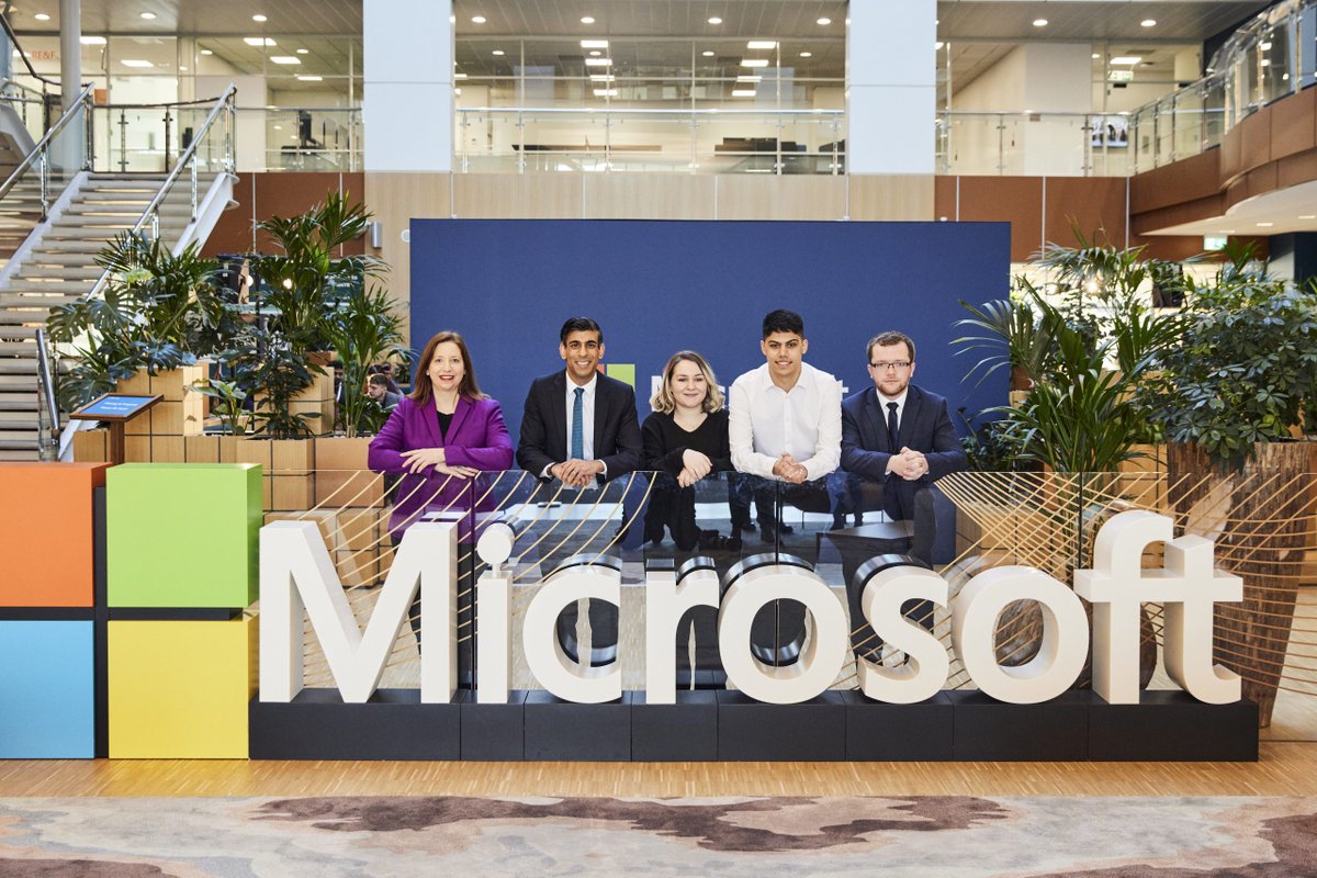I was thrilled to welcome the Chancellor of the Exchequer @RishiSunak to @MicrosoftUK today. We heard from an inspiring panel of apprentices, celebrating their outstanding work and career journey. news.microsoft.com/en-gb/2022/02/…