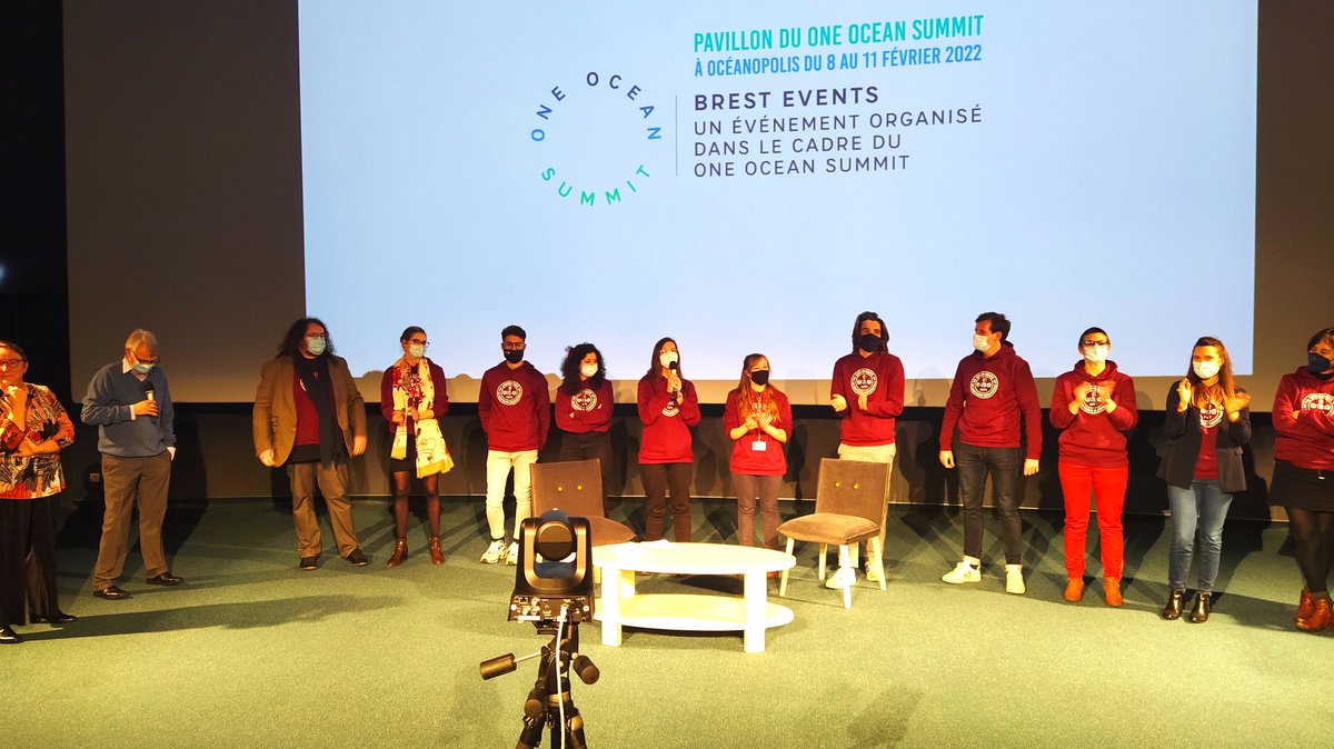 UBO_UnivBrest's tweet photo. Que s’est-il passé pendant le #OneOceanSummit ? Retours à chaud de la délégation #OneOceanSummitUniversity. Les jeunes chercheurs nationaux et étrangers, porte-paroles pendant le sommet, partagent leurs reflexions et ressentis sur les sujets abordés.
#WomeninScienceDay https://t.co/lUDDVcNeFJ