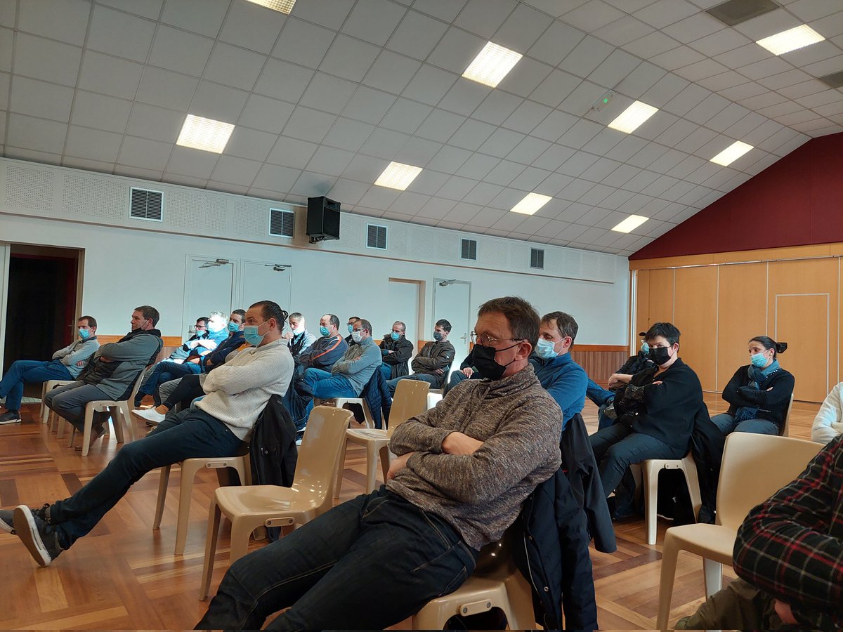 MaLuherne56's tweet photo. Réunion @SodiaalCoop #Morbihan
Échange autour de la stratégie de la coopérative #prix #ega #negoGMS #bio #synutra.... etc
Une grande attente sur le prix pour maintenir une filière forte...
En #Bretagne on fait du #lait mais bcq d'inquiétude pour l'avenir.
#ceuxquifontlelait https://t.co/WgGXopL2pE