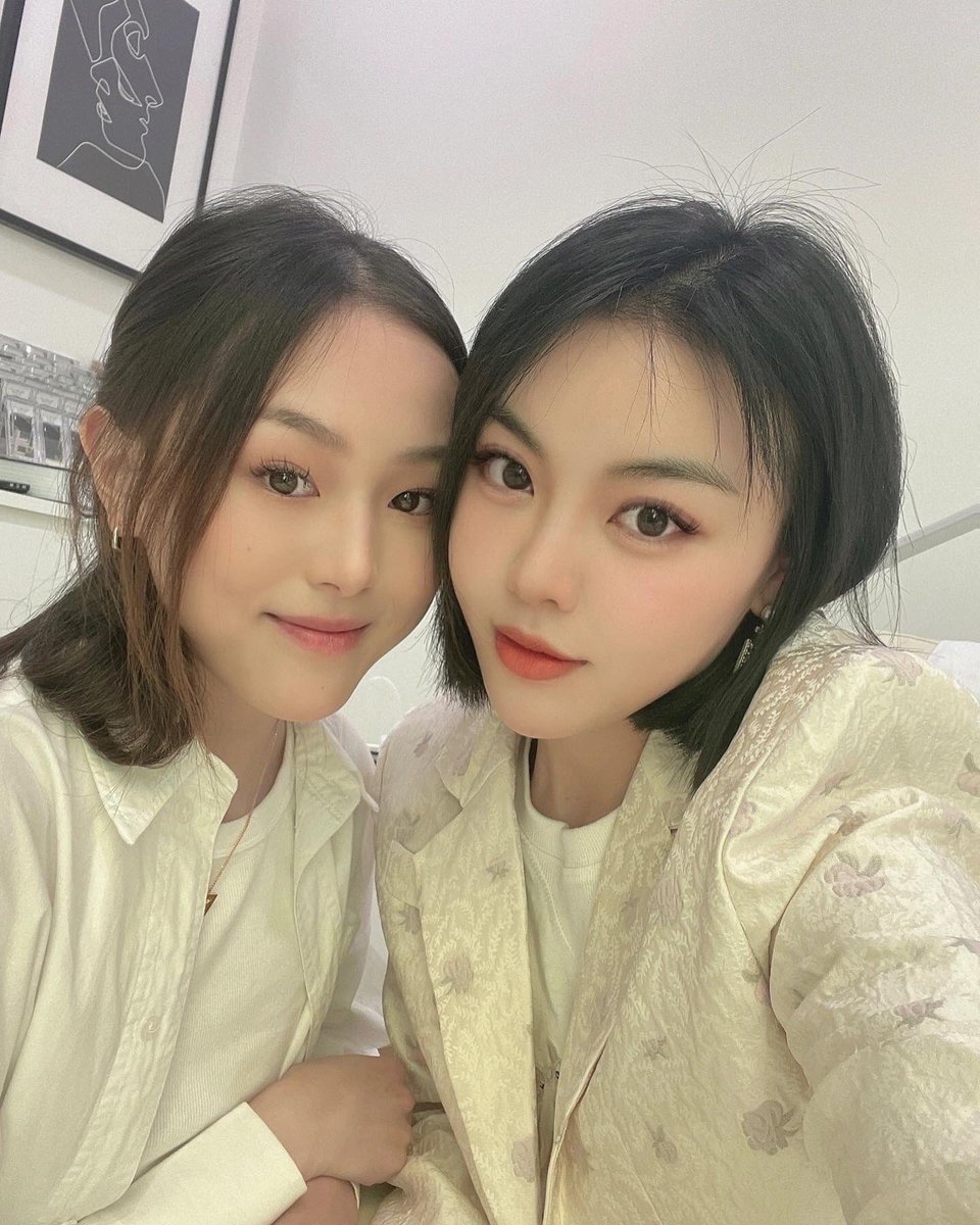 Jessica_Liu1987's tweet photo. Good friend🥰 https://t.co/25xz7y1JMM