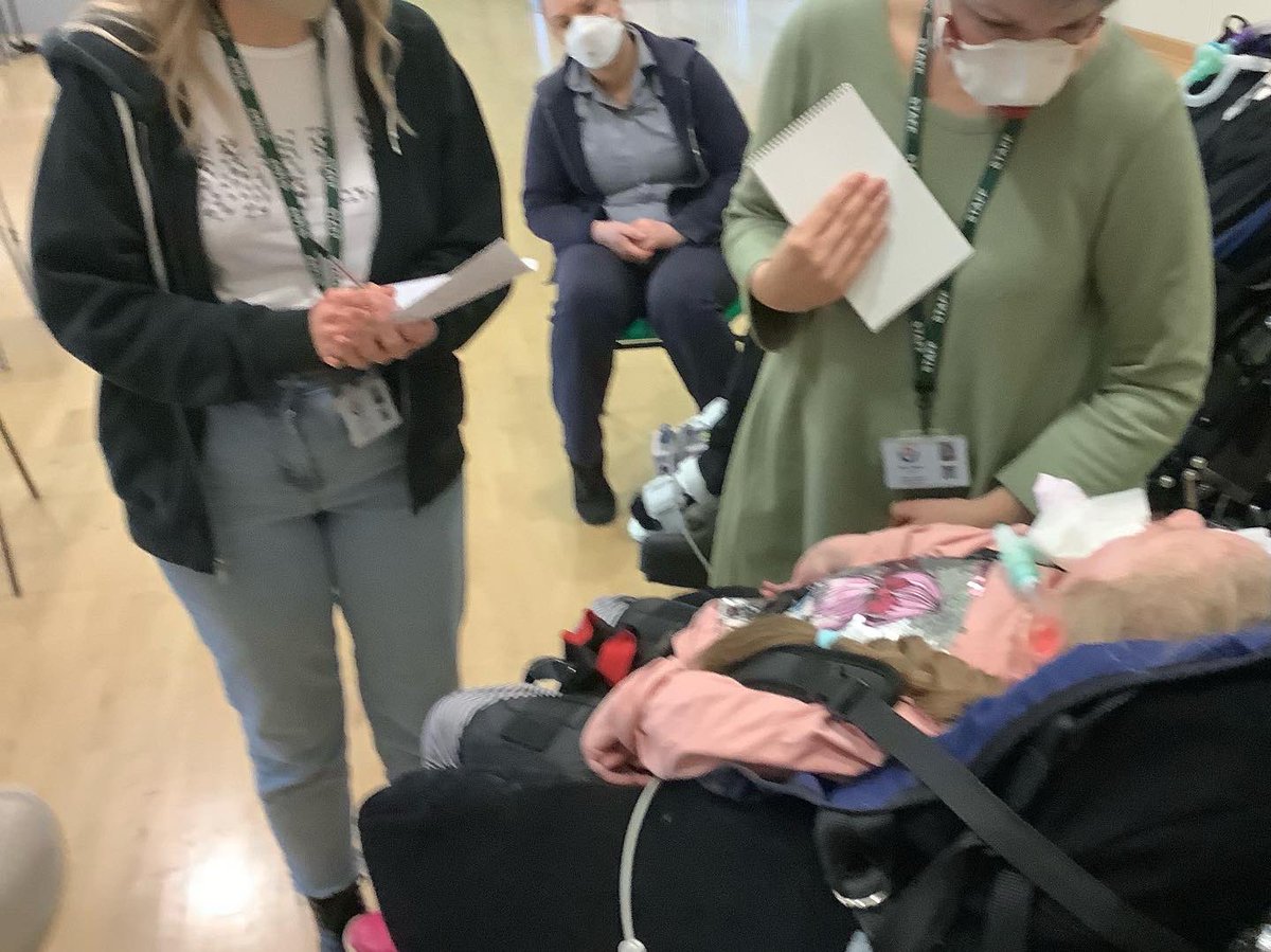 IvyHouseSchool's tweet image. Upper School got together for a school council meeting today. They spoke about likes and things that make them happy at school. There was Lots of amazing communicating! #Schoolcouncil #StudentVoice