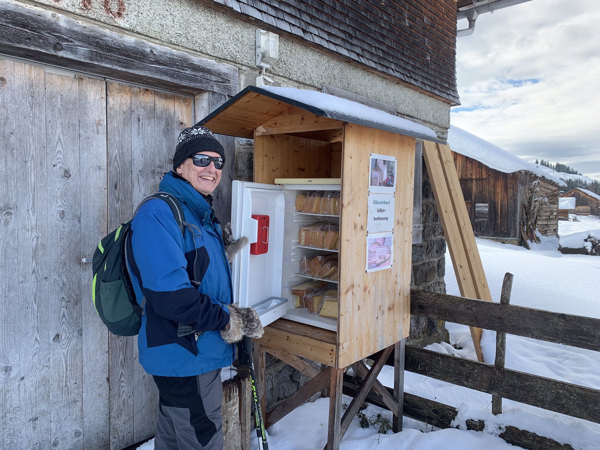 Ddukescon's tweet photo. We loved our winter walk in #Schetteregg in #Bregenzerwald. Early in the season but not too early to be almost hit by a roof avalanche! https://t.co/4cK5KqYTqF