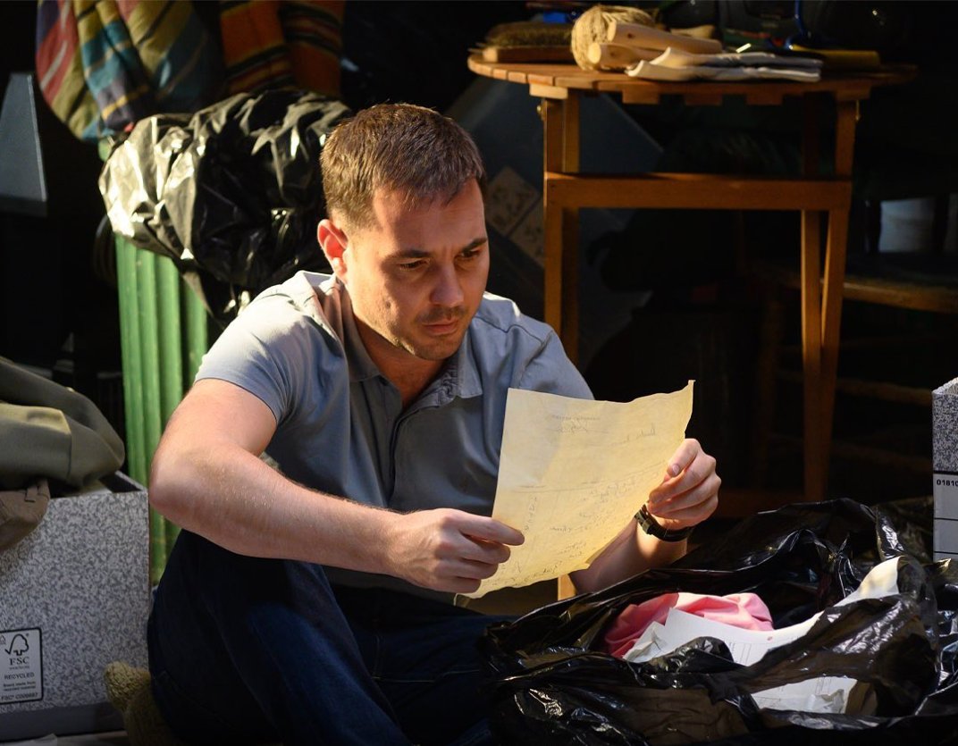 Team_Compston's tweet photo. PIC OF THE DAY
It all comes to a head tonight for poor Daniel (@martin_compston )
Catch the final episode of #Traces S1 TONIGHT at 9pm on @dramachannel 
📸: Alibi Channel

REMINDER : Traces Series 2 starts on Tuesday at 9pm on @alibi_channel 
#MartinCompston #Traces1 #Traces2 https://t.co/DxvloKulqb