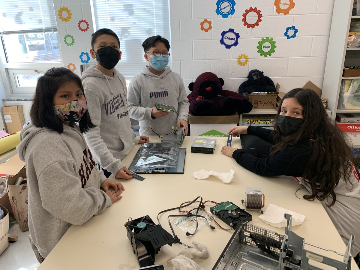 <a href="/NSpringfieldES/">North Springfield ES</a>  Spending the morning facilitating #PBLinFCPS with our aspiring computer engineers is the BEST possible way to kick off this International Day of Women and Girls in Science!!!! #FCPSsbts #STEM #WomenInScienceDay
